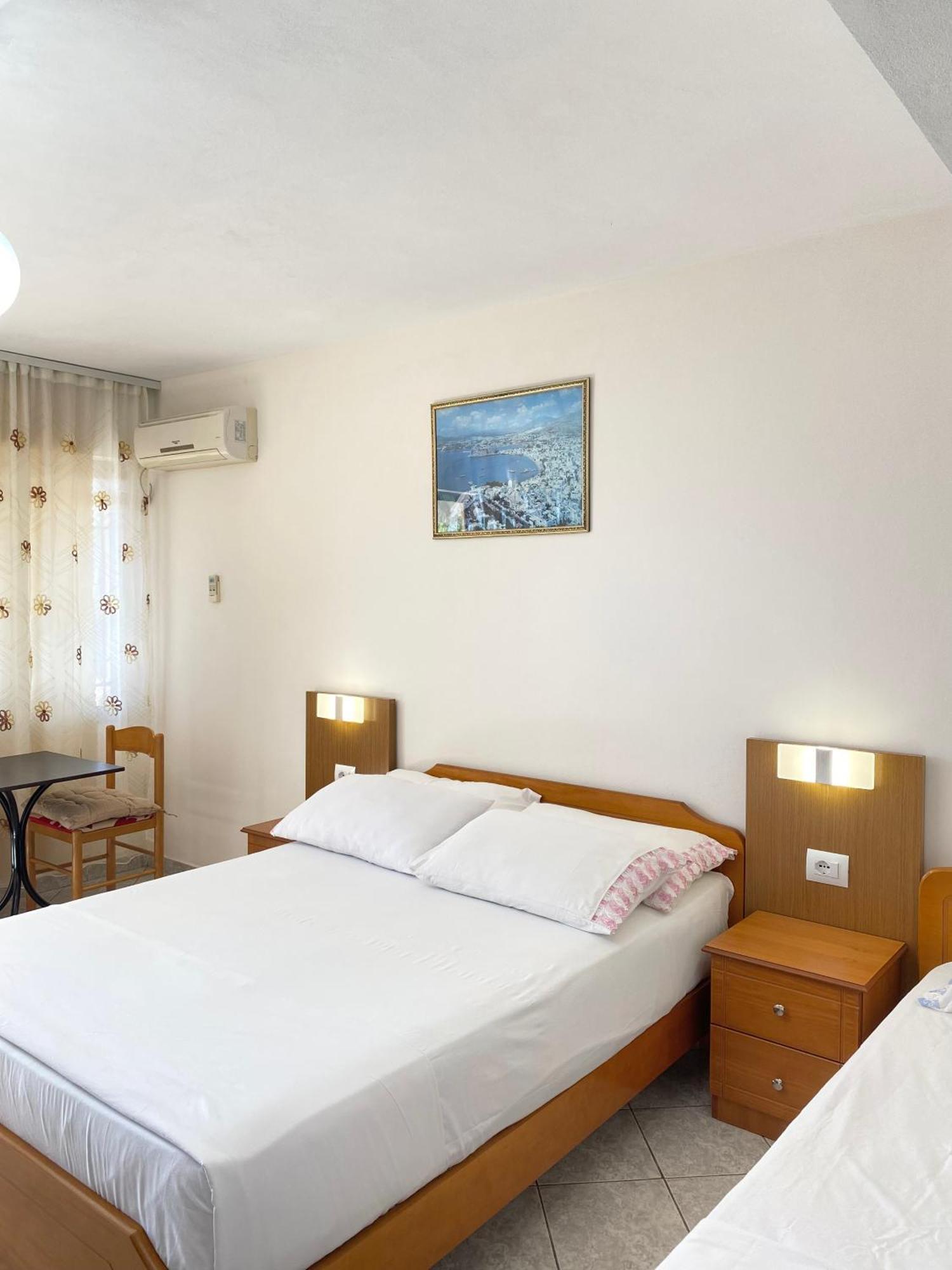 Vila Yasmin 38 Sarandë Esterno foto